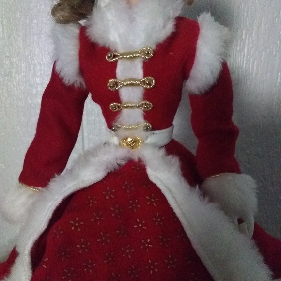 Holly - Collectible Franklin Mint Red Velvet Christmas Porcelain 16" Doll - Picture 6 of 8